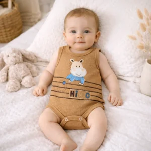تن خوری بادی نوزادی زیر دکمه دار جنس بیسکوئیتی طرح HIPPO سایز 1 تا 3